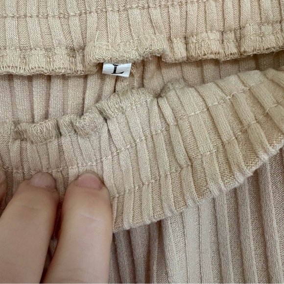 Wide Leg Pants - Large - Picture 4 of 4